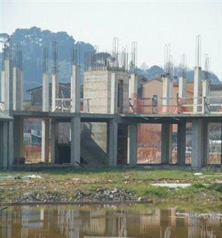 Il cantiere delle case popolari di Montuolo 