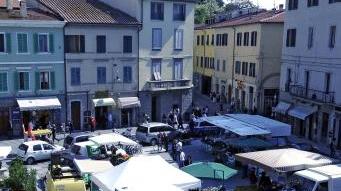 <b>GLI AGRICOLTORI.</b> In piazza