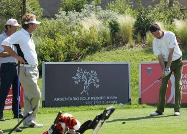 <b>PASSIONE IN BUCA.</b> Golfisti sul campo  