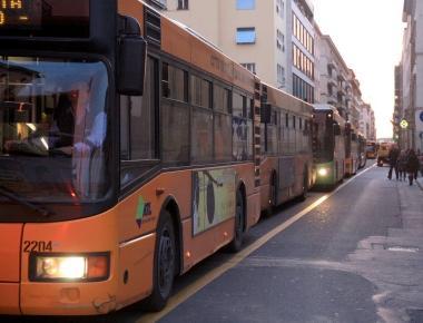 Autobus in fila e un progetto della Mte   