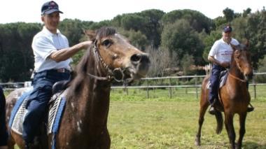 Ecco i vigili a cavallo a tutela di spiagge e pinete