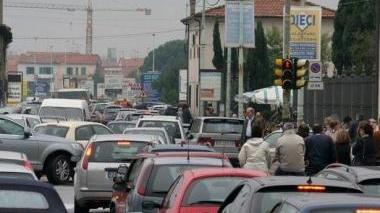 Auto sulla Vecchia Montalese
