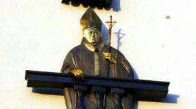 Piazza (e statua) dedicati a Wojtyla