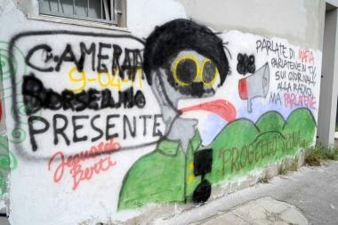 Il murales del liceo imbrattato 