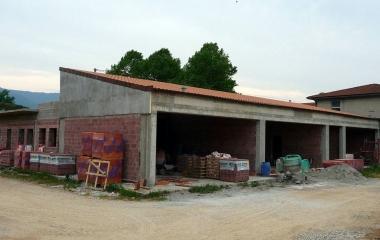 Il cantiere alla materna di Lammari 