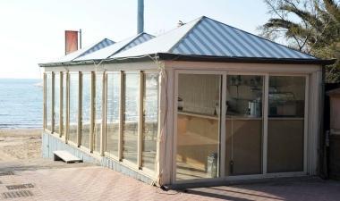 Il gazebo del ristorante Serendipity che verr&agrave; demolito; il gestore del popolare locale sanvincenzino ha annunciato ricorso 