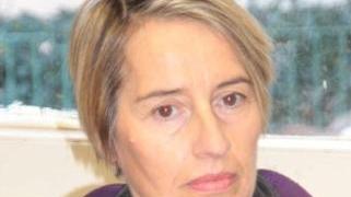 A destra Daniela Bartalucci e a fianco un’immagine del cantiere che Consabit ha aperto su via Wan Bergher