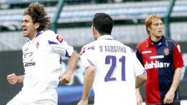 <b>GIOIA</b> Cerci festeggia con D’Agostino la doppietta al Cagliari