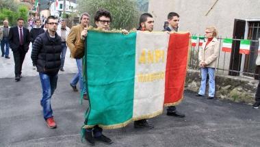 <b>RESISTENZA.</b> La bandiera dellAnpi alle celebrazioni di ieri 