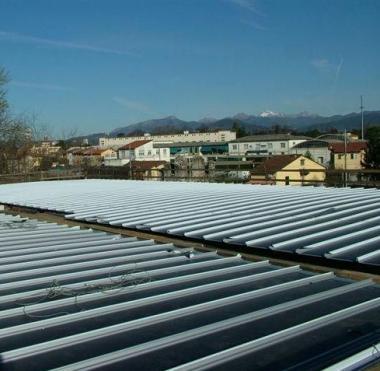 Il vice sindaco Egidio Nardini e sopra un parco fotovoltaico 