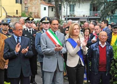 Il sindaco Berti e la presidente Fratoni alla cerimonia 