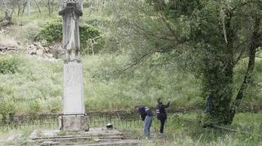 Il luogo dove è stato trovato impiccato il giovane