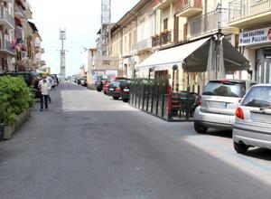 Commesse pedinate e rapinate a Viareggio, bottino: 14 mila euro