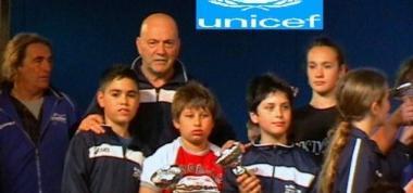 Il maestro Claudio Pistolesi insieme ai suoi allievi premiati alla fine della rassegna andata in scena a Livorno 