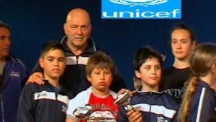 Il maestro Claudio Pistolesi insieme ai suoi allievi premiati alla fine della rassegna andata in scena a Livorno