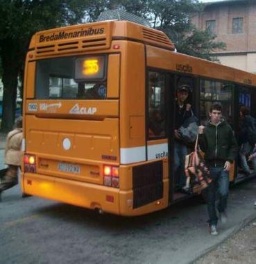 Porta Santa Maria vietata a bus extraurbani di linea