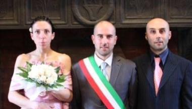 FIORI D'ARANCIO Lunedì per Monica Benassi e Valerio Giani è stata una giornata molto ...