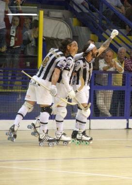 <b>GIOIA.</b> I giocatori del Cgc dopo una delle dieci marcature 