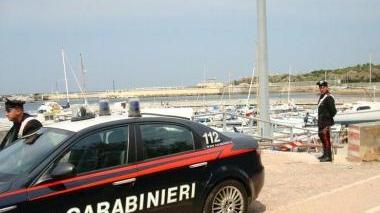 I carabinieri durante il sopralluogo al moletto di Ardenza