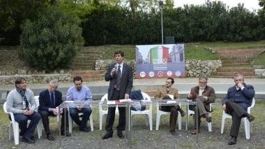 <b>ALLA CAVALLERIZZA.</b> Emilio Bonifazi, con gli alleati, presenta il programma