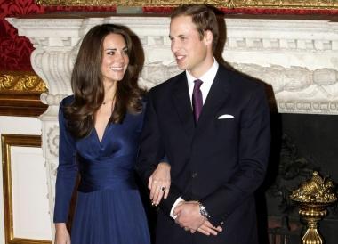 <b>NOZZE DELLANNO. </b>Il principe William e Kate Middleton Sotto, il mascheratista Luca Bertozzi  