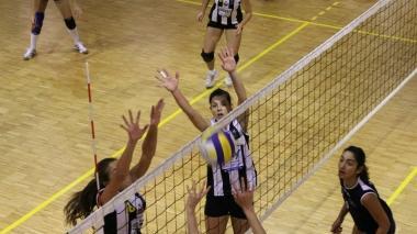 Un’azione di gioco delle ragazze del Viaccia