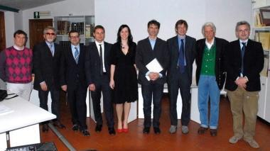 Ghirlanda (quarto da sinistra) e Piazzini (al suo fianco) con i docenti