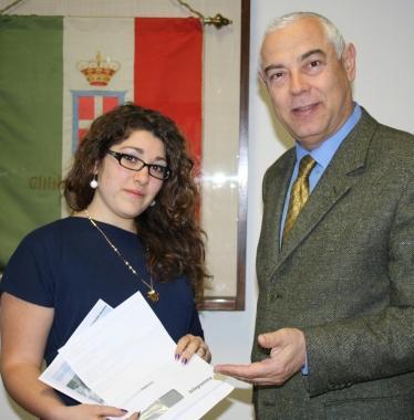 Irene Chirico con il preside del liceo Giancarlo Fegatelli 