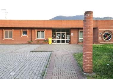 Le scuole di Santonuovo Solidariet&agrave; dal sindaco per lattacco di Forza Nuova alla dirigente scolastica 