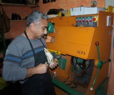 Lo Shoemakers Shop 