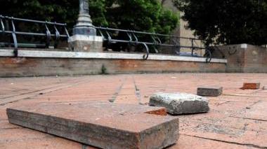 GROSSETO. Qui non c'entrano l'usura da pneumatici o la mano inesperta del piastrellista. ...