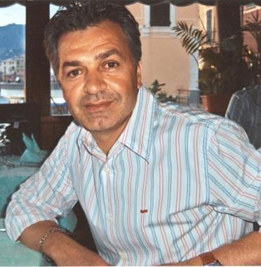Antonio compie 50 anni auguri da moglie e figlio