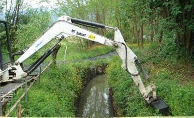 Lavori lungo il corso del Canale Nuovo (Vip) 