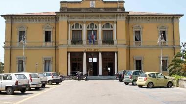 Il palazzo municipale di Pietrasanta 
