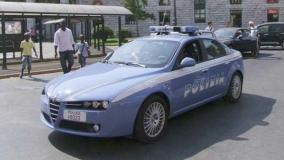 Una volante della polizia è stata la prima ad arrivare sul posto