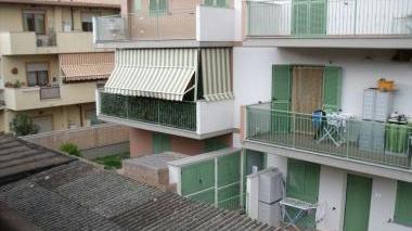 <b>TETTOIE.</b> Costruite in amianto in viale Europa