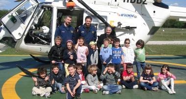 I piccoli aviatori in visita all aeroporto del Cinquale             