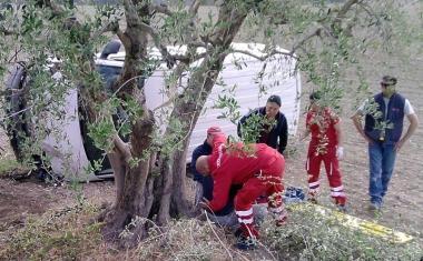 Violento scontro tra auto e furgone: tre feriti