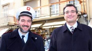Il comandante Strippoli (a sinistra) ed il sindaco Lunardini