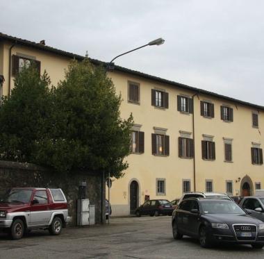 Villa Giamari allesterno e il parco quandera transennato 