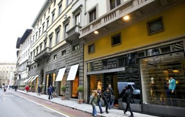 Uno spaccato di via Tornabuoni a Firenze 