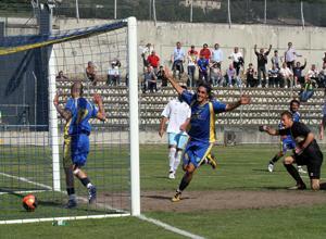 Carrarese liquida il Noceto (2-0) ma vince anche il Carpi: tutto come prima