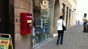 Forzata la posta: qualcuno cercava una lettera