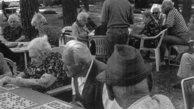 Un gruppo di anziani