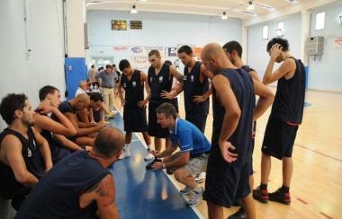 Un time-out di Piazza e il presidente Guidi (Vip) 