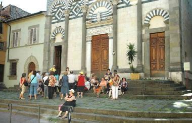 La chiesa di SantAndrea che ospita il magnifico pulpito 