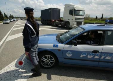 <b>CONTROLLI.</b> La Stradale 