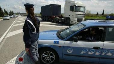 <b>CONTROLLI.</b> La Stradale