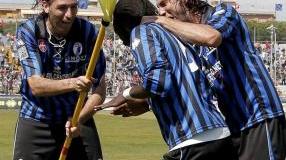 Obodo festeggiato dopo il gol