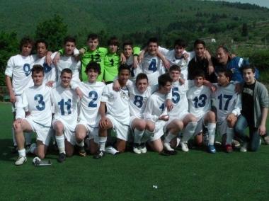 Tommaso Golfieri e la squadra Allievi B del CoianoSL 